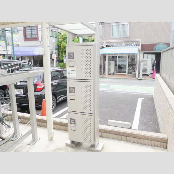 フルールさくらⅡ 宅配ボックス