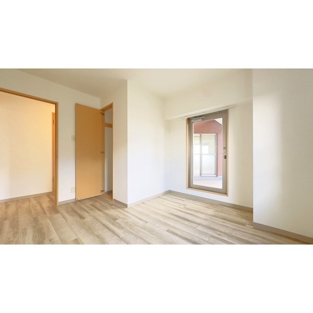 プレシャス　イースト 内観