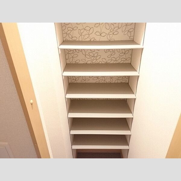 ウエストバード202号室 玄関シューズボックス