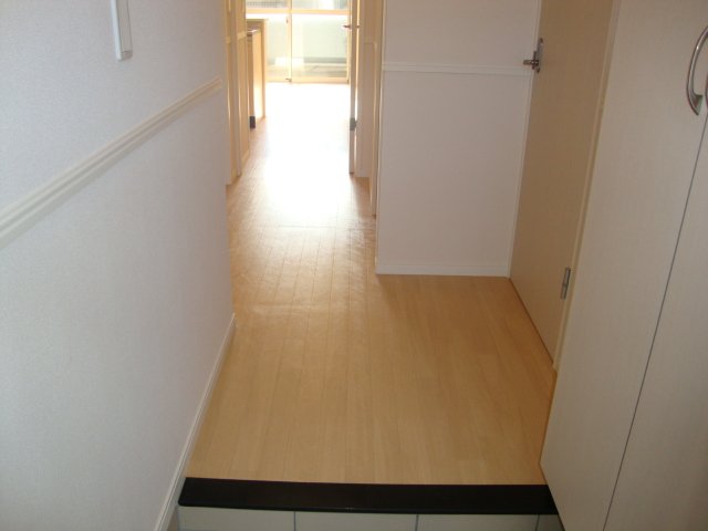 ロイヤル　パピヨン 廊下