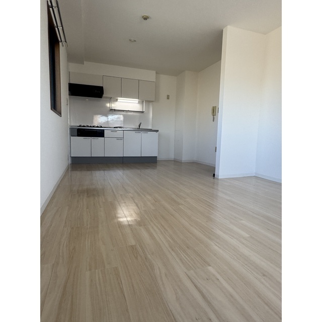 サン・ファミーユ5階 内観