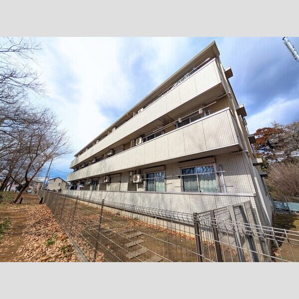 ソレイユB103号室 外観