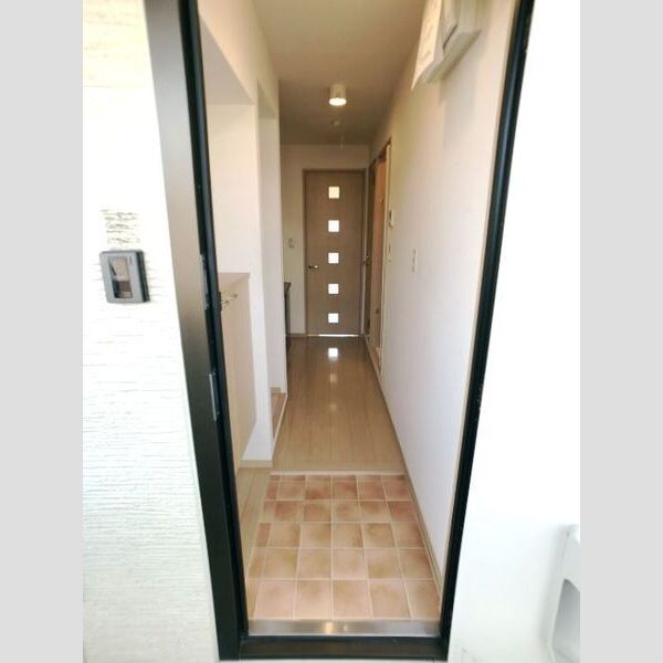 マメゾン打越203号室 玄関