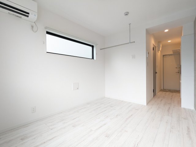 エスビーメゾン南鳩ヶ谷0101号室 リビング