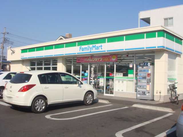 レジデンス和405号室 ファミリーマート福生志茂店まで578ｍ