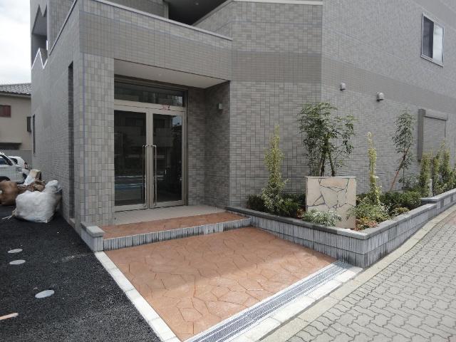 キャトル　セゾン（quatre saisons） 外観写真（昼）