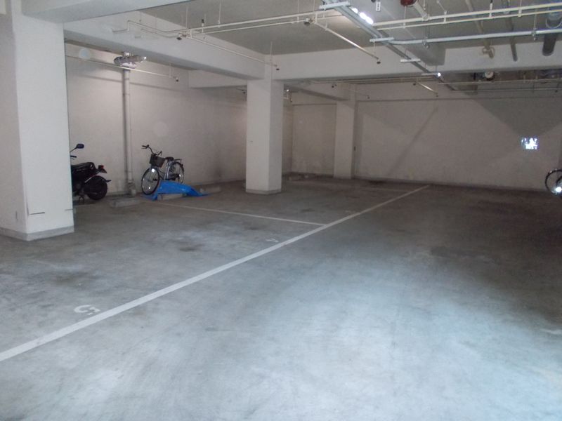 Ｆ５ハクジュハウス310号室 駐車場