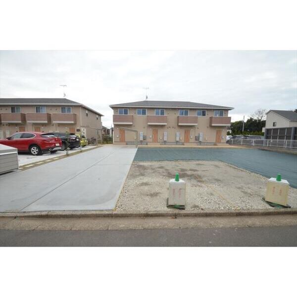 Grace　Court　III 駐車場