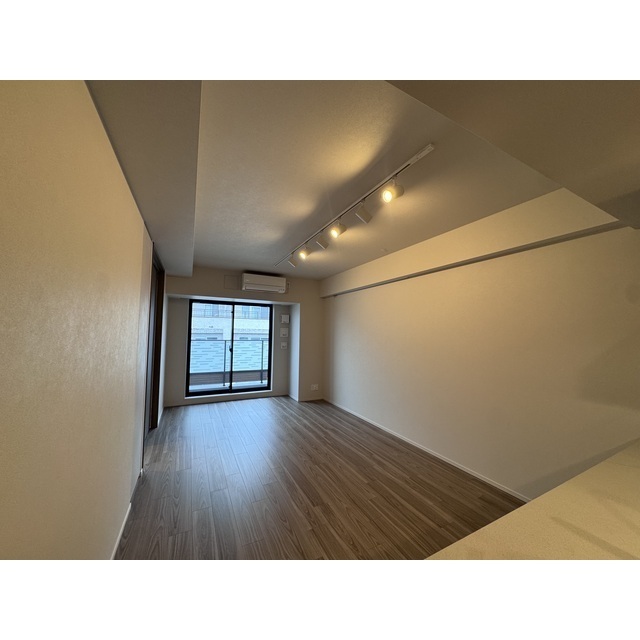 ザ・パークハビオＳＯＨＯ市谷左内町603号室 リビング約14.6帖　2026年5月撮影