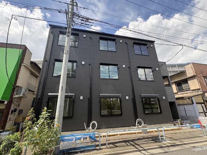 B.3階 外観