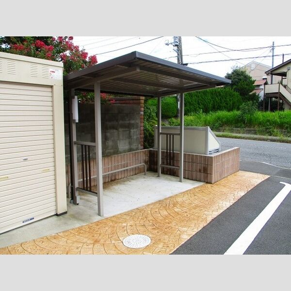 リバーサイドヒル373102号室 駐輪場