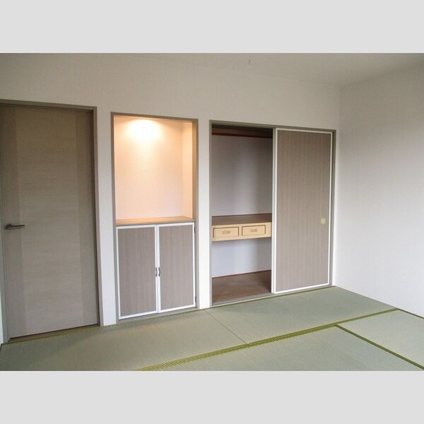 ウエストヒルズ　壱・弐番館2202号室 和室