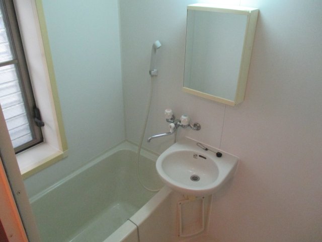 ウィング名越0104号室 お風呂