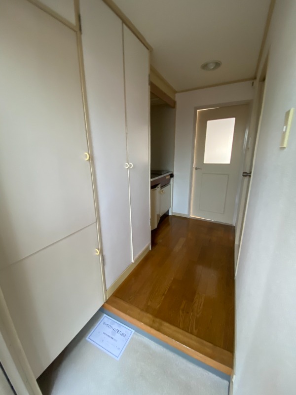 メイプルハウス3階 玄関