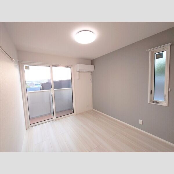 メゾン　ド　カルマン101号室 洋室