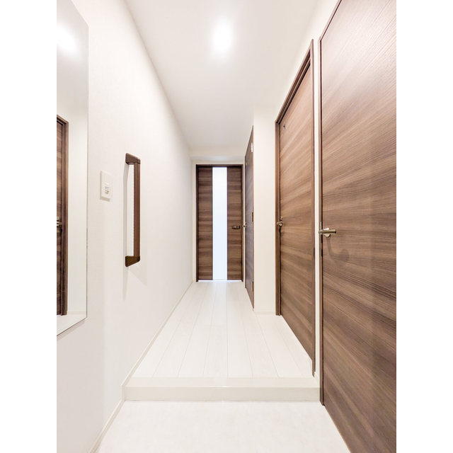 プライムガーデン若木0110号室 玄関