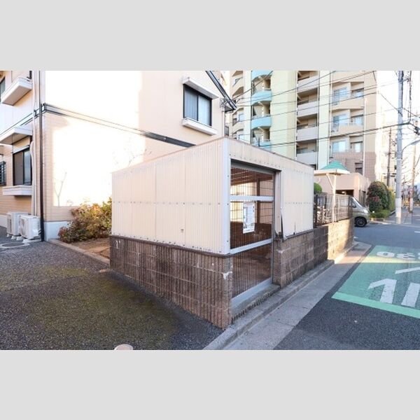 エミネンス　壱・弐番館 敷地内ゴミ庫