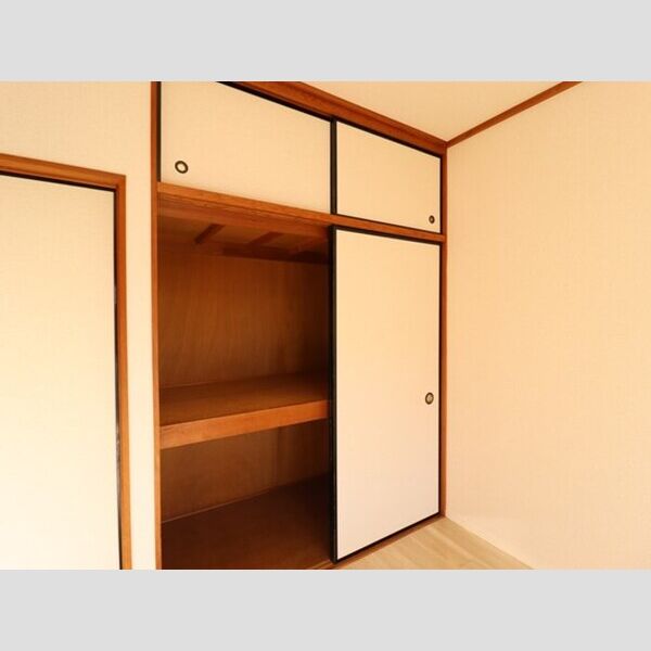 ハートリーフレジデンス 押入れ