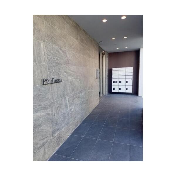 P_2　fussa202号室 エントランス