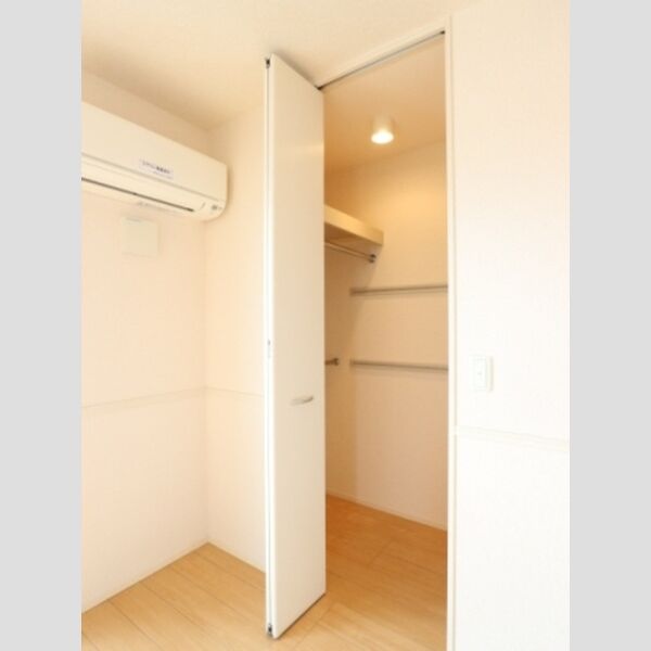 ヴィルヌープ　Ⅴ 洋室6.6帖　ウォークインクローゼット