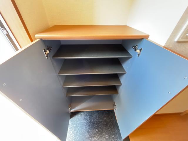 ション　ドゥ　ソレイユ 下駄箱