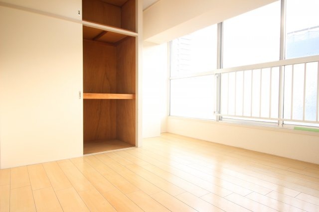 コンバイン新杉田4階 洋室