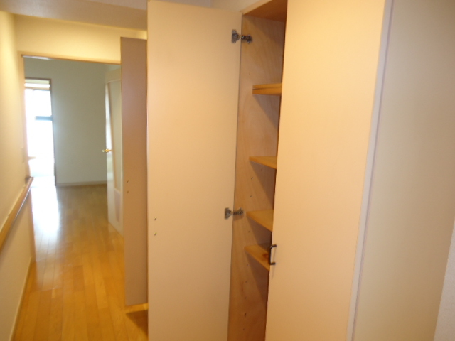 ラ・クラッセ西寺尾0207号室 内観