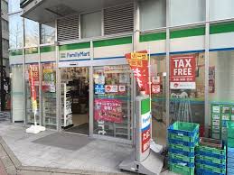 ラフイネ東銀座 【コンビニエンスストア】ファミリーマート 銀座昭和通り店まで888ｍ