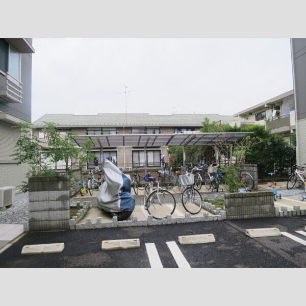 ルーエ　B102号室 駐輪場