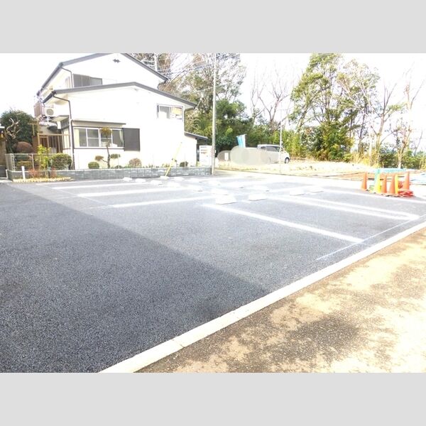 三葉屋 駐車場