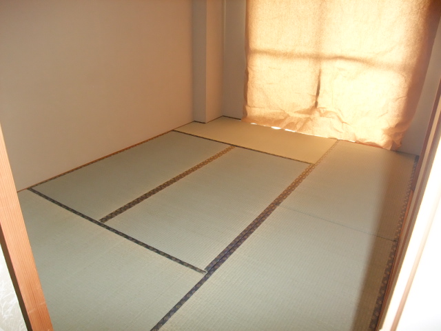 レジデンス２１00207号室 和室