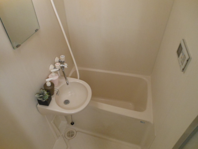 ハマースミス601号室 バス