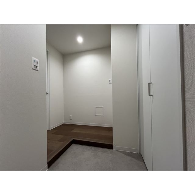 白金台アパートメント 玄関