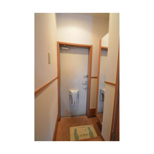 ファーストワン 玄関