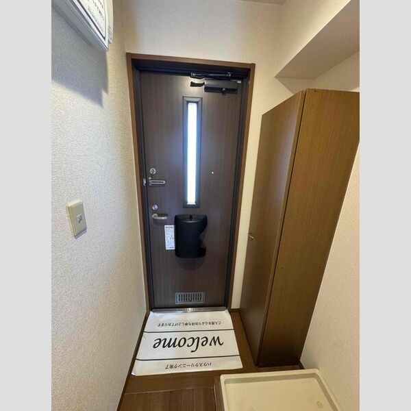 学遊館205号室 玄関