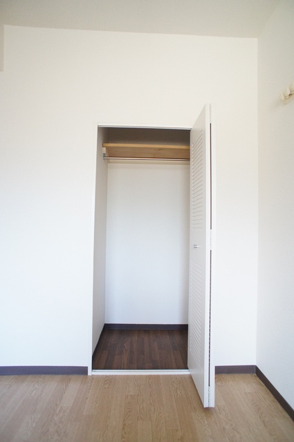 リヴェレント八千代0105号室 収納