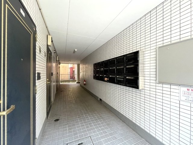 パークレイン三田1階 エントランス