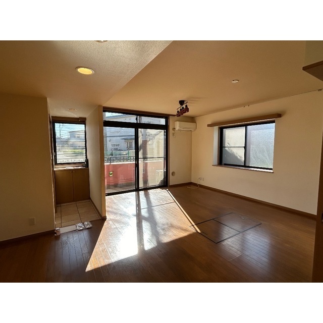 ルネスシーナ101号室 リビング