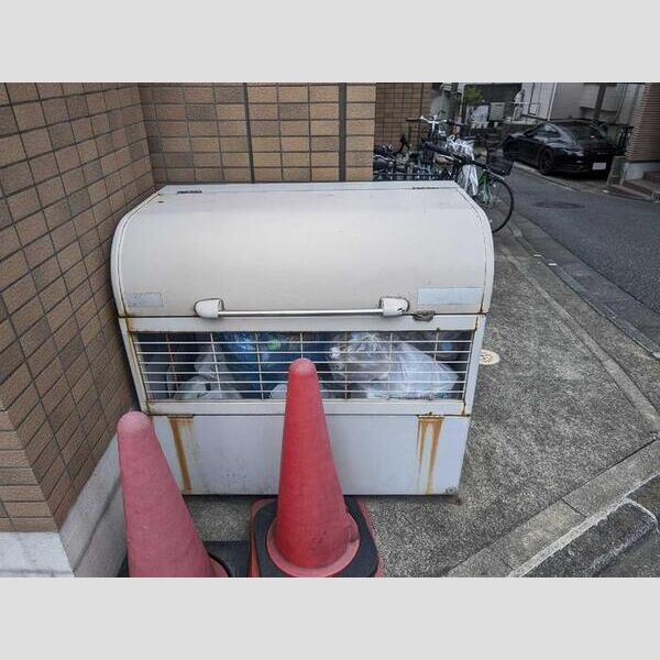 カサ モラーダ ごみ置き場