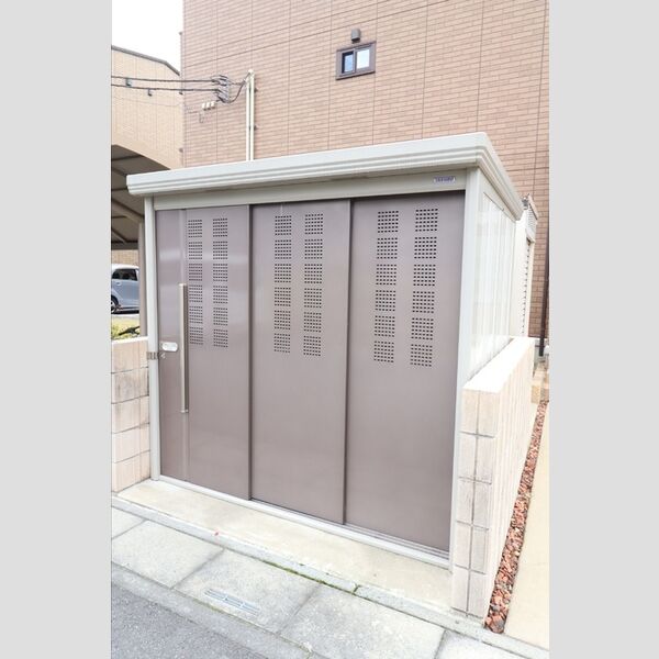 エレガンス・チヨダ  　Ⅱ108号室 ゴミ置き場