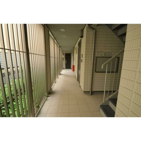 リュミエール砧202号室 エントランス