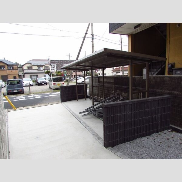 トップXI203号室 駐輪場