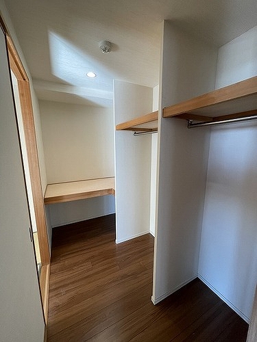 ブランズ調布サザンプレミアム ウォークスルークロゼット（内装前）