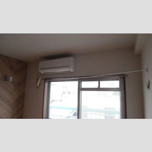 グリーンハイム桜塚410号室 室内物干し