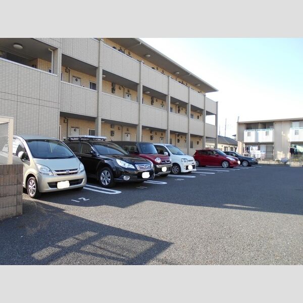 ウエストエーデル 駐車場