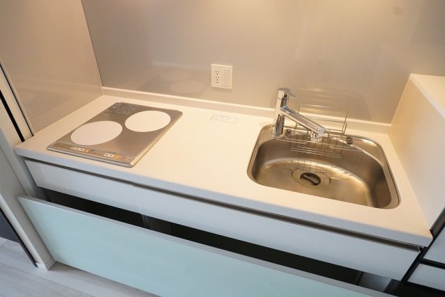 ドゥ・トゥール　イースト棟 システムキッチン（2口IHコンロ）