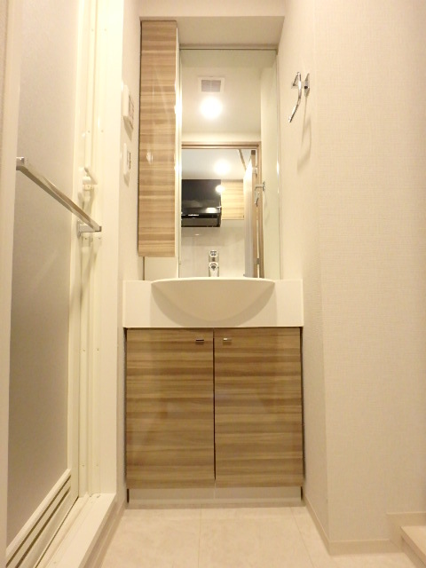 ガーラ横濱関内グランドステージ8階 独立洗面台付き