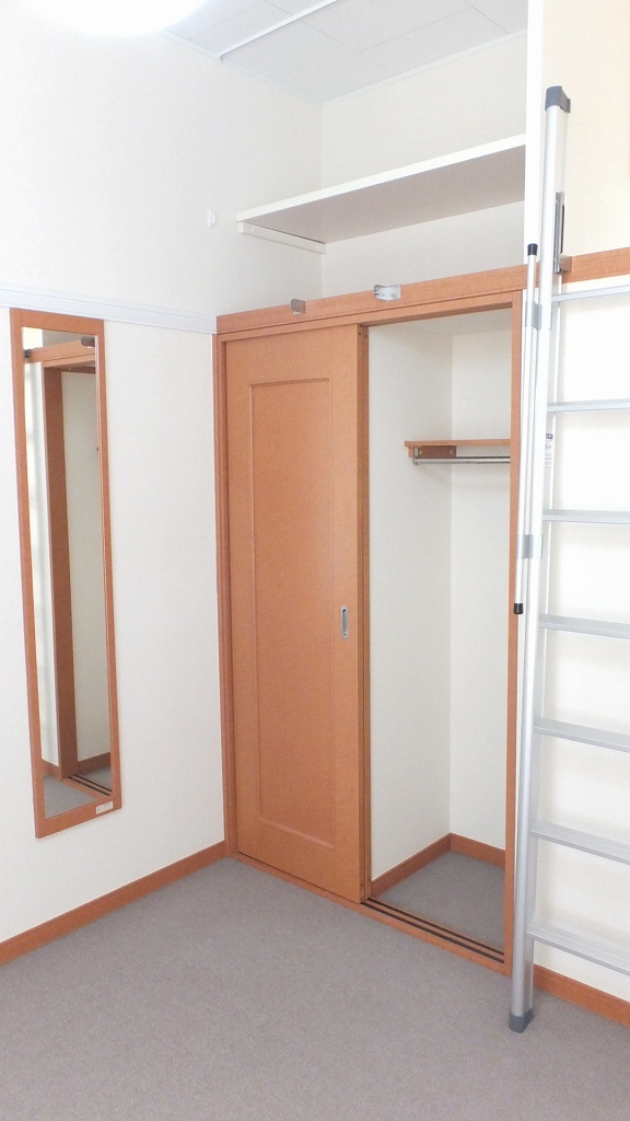 レオパレスウタガワ２203号室 クローゼット