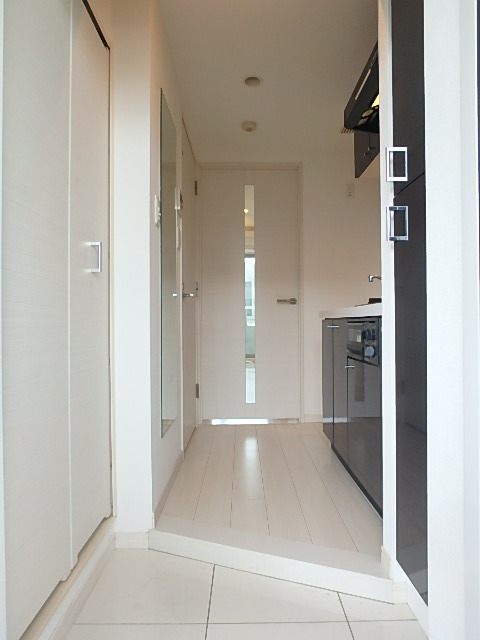 グランド・ガーラ代々木参宮橋3階 玄関