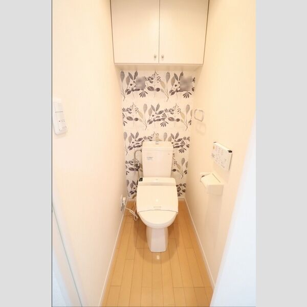 HOUSEしゅんざん101号室 トイレ